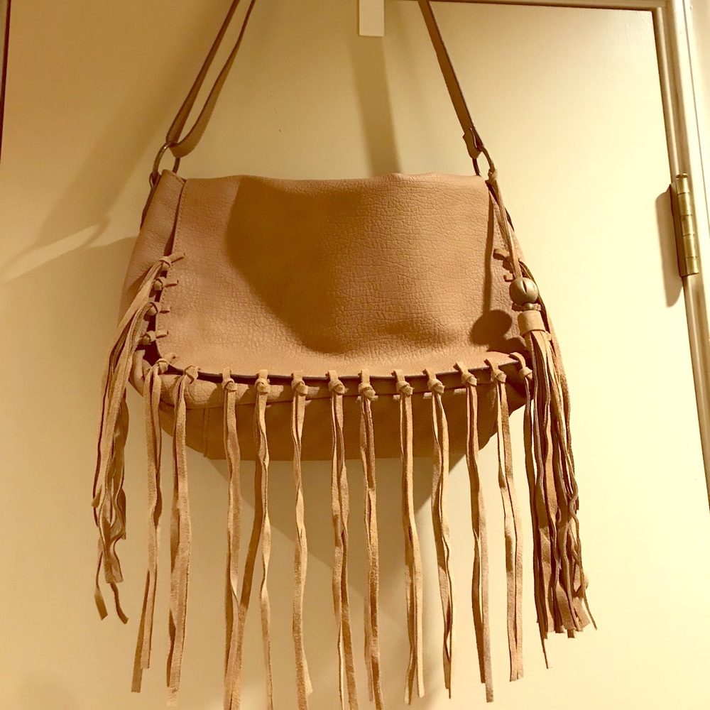 🌸EUC Soft Camel Tassel Suede Trim Crossbody🌸